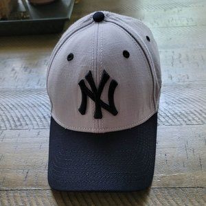 New Era New York Yankees Baseball Hat Gray/Black Fitted Men's  Med/Lrg